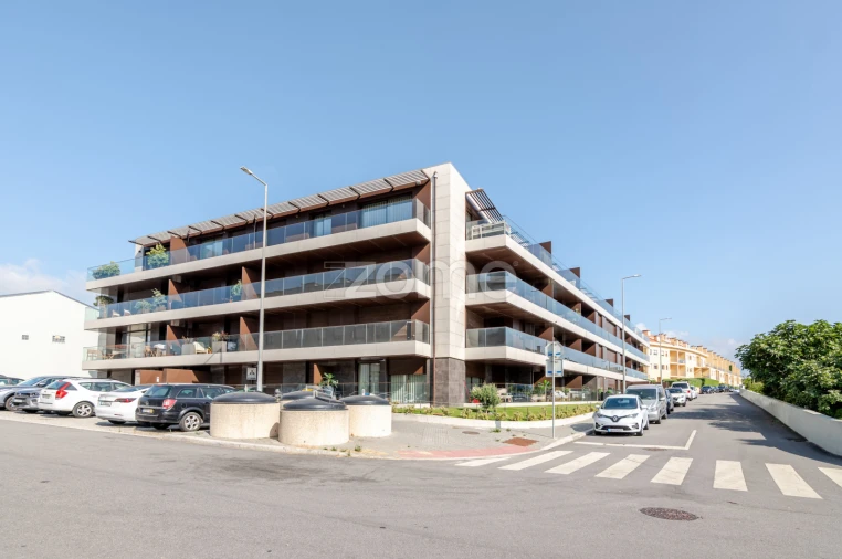 Apartamento T4 para Arrendamento em São Felix da Marinha Foto 50