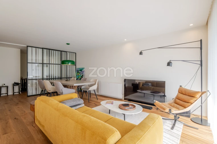 Apartamento T4 para Arrendamento em São Felix da Marinha Foto 8