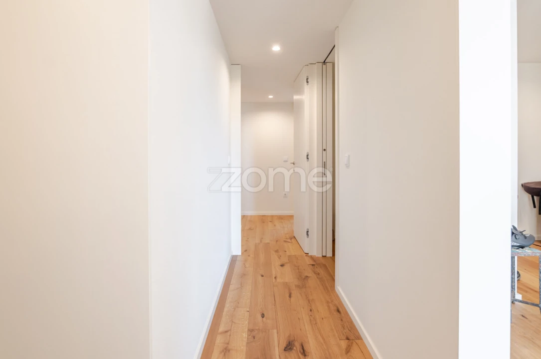 Apartamento T4 para Arrendamento em São Felix da Marinha Foto 16