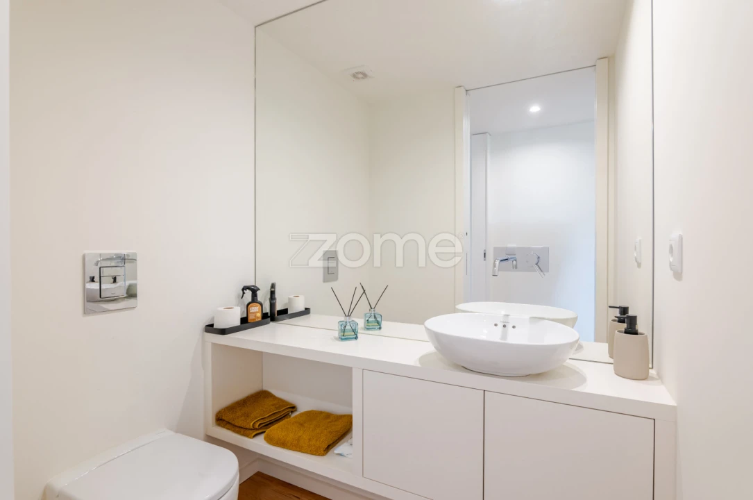 Apartamento T4 para Arrendamento em São Felix da Marinha Foto 17