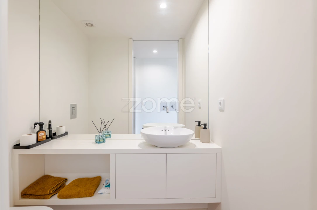 Apartamento T4 para Arrendamento em São Felix da Marinha Foto 18