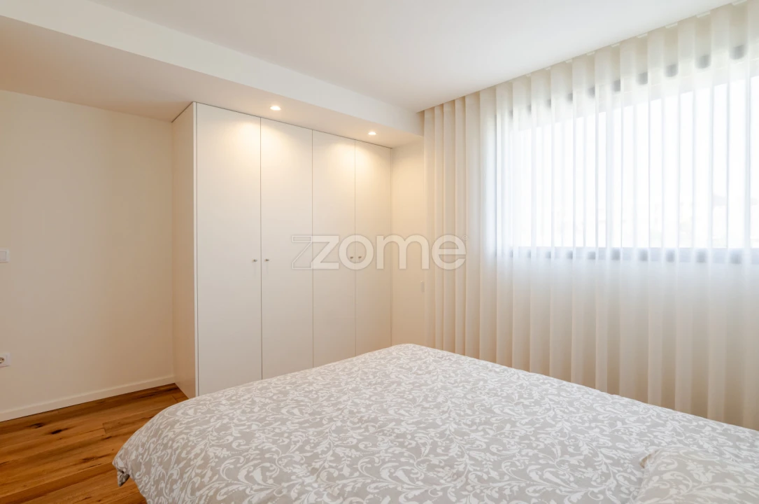 Apartamento T4 para Arrendamento em São Felix da Marinha Foto 21
