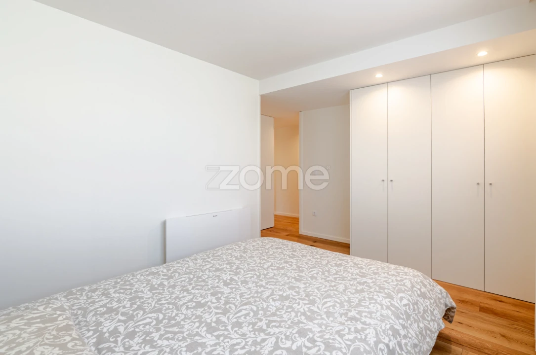 Apartamento T4 para Arrendamento em São Felix da Marinha Foto 22