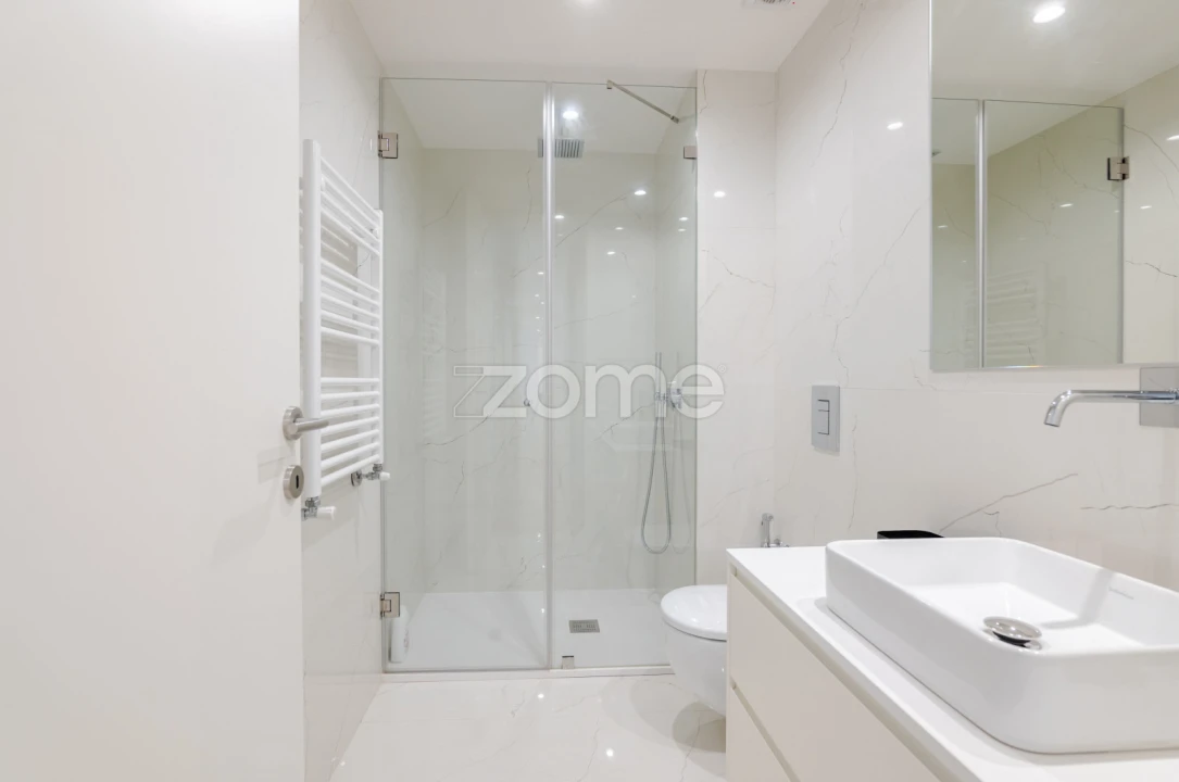 Apartamento T4 para Arrendamento em São Felix da Marinha Foto 23