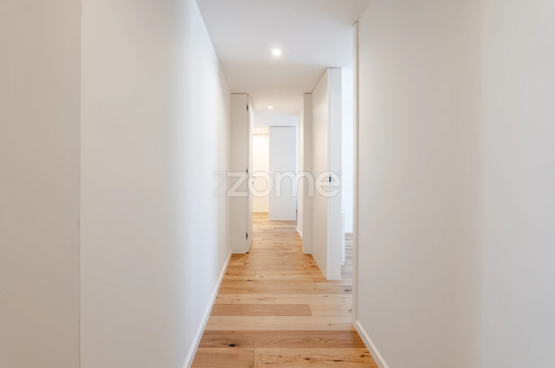 Apartamento T4 para Arrendamento em São Felix da Marinha Foto 25