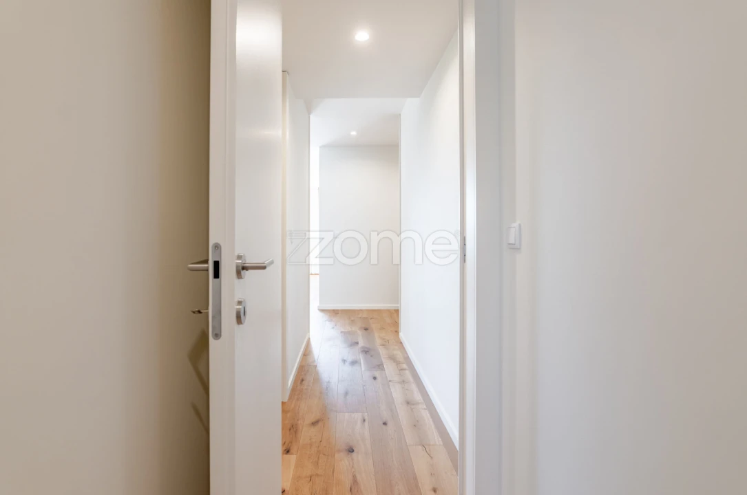 Apartamento T4 para Arrendamento em São Felix da Marinha Foto 26