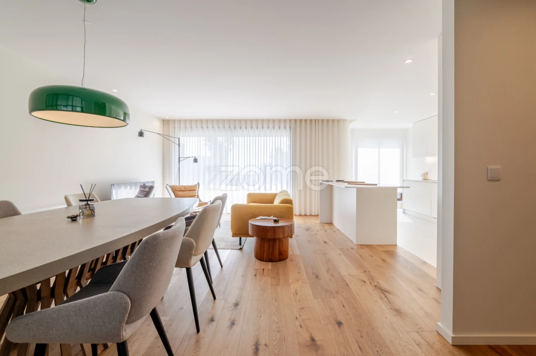 Apartamento T4 para Arrendamento em São Felix da Marinha Foto 3