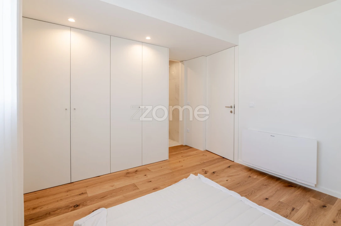 Apartamento T4 para Arrendamento em São Felix da Marinha Foto 30