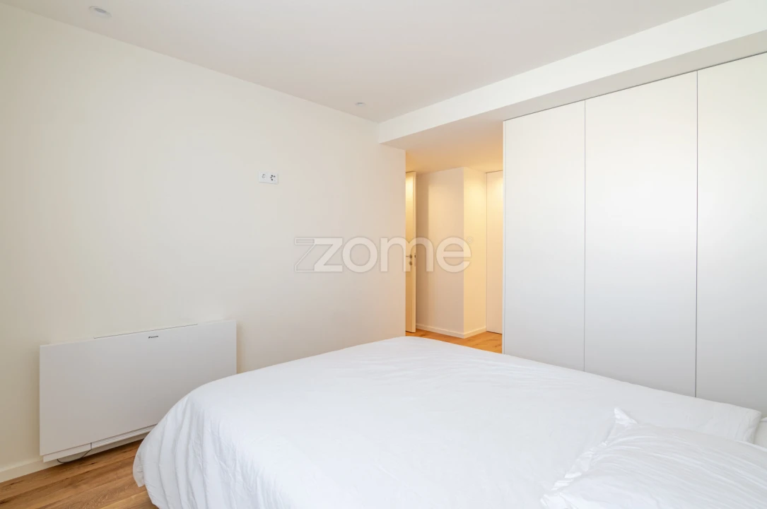 Apartamento T4 para Arrendamento em São Felix da Marinha Foto 36