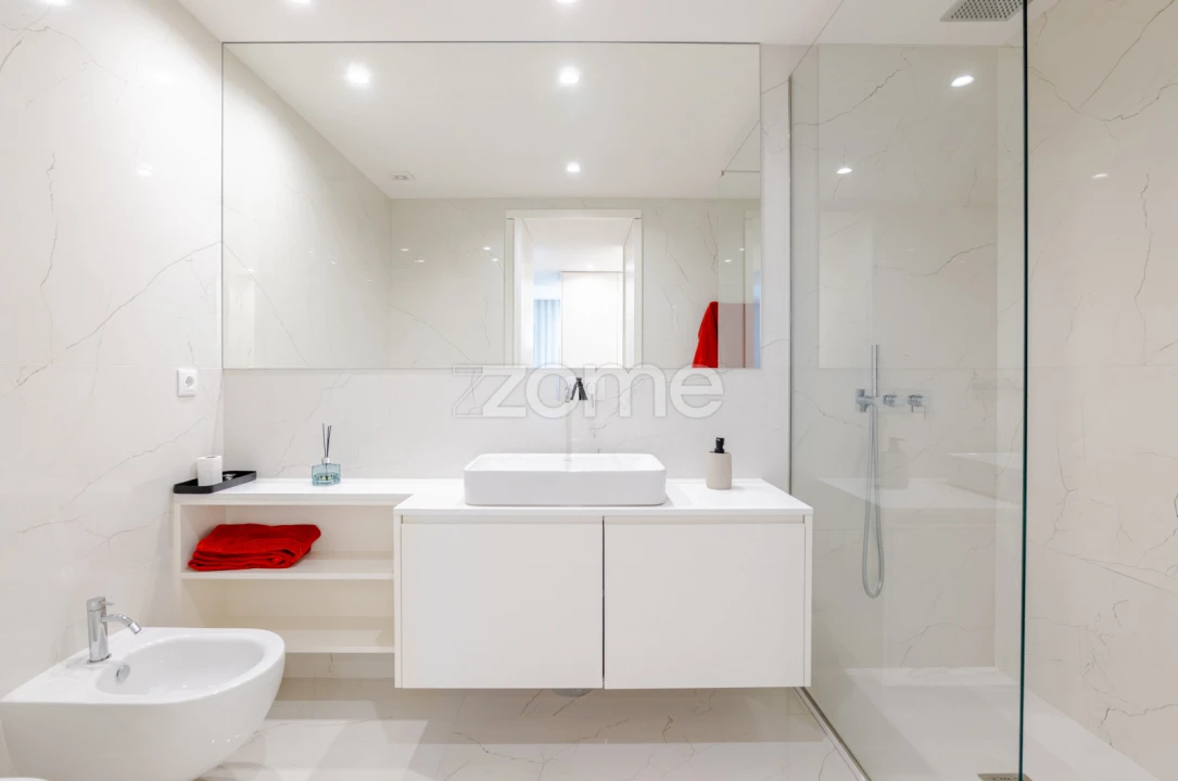 Apartamento T4 para Arrendamento em São Felix da Marinha Foto 39