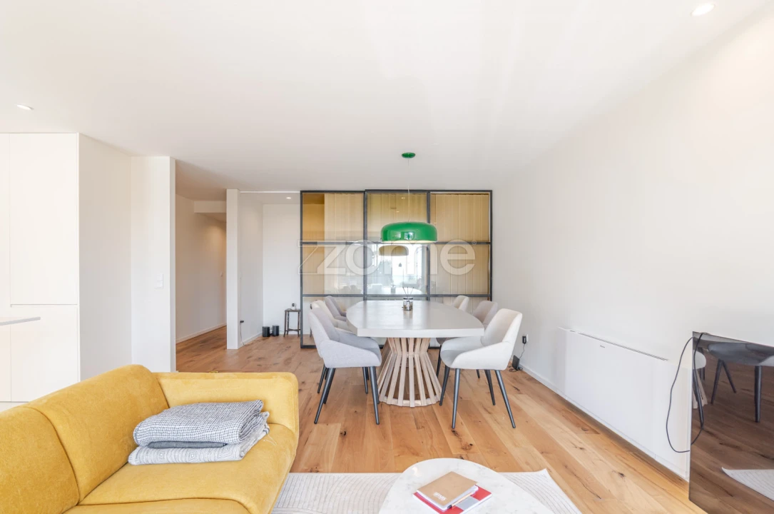 Apartamento T4 para Arrendamento em São Felix da Marinha Foto 42