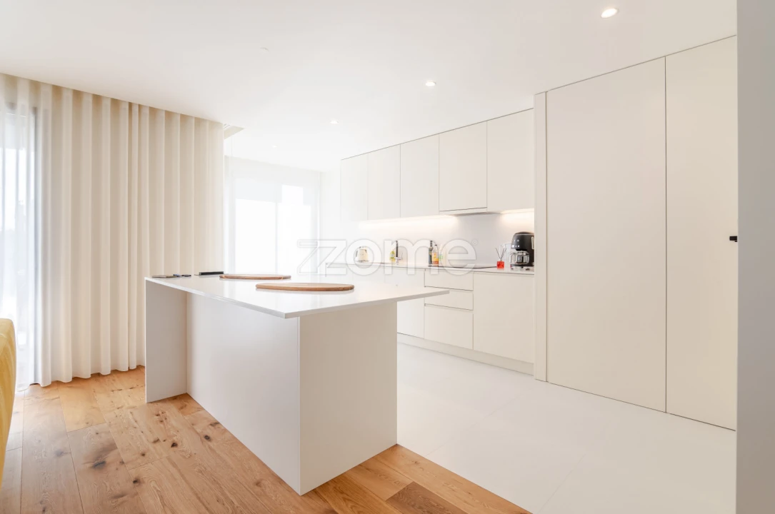 Apartamento T4 para Arrendamento em São Felix da Marinha Foto 1