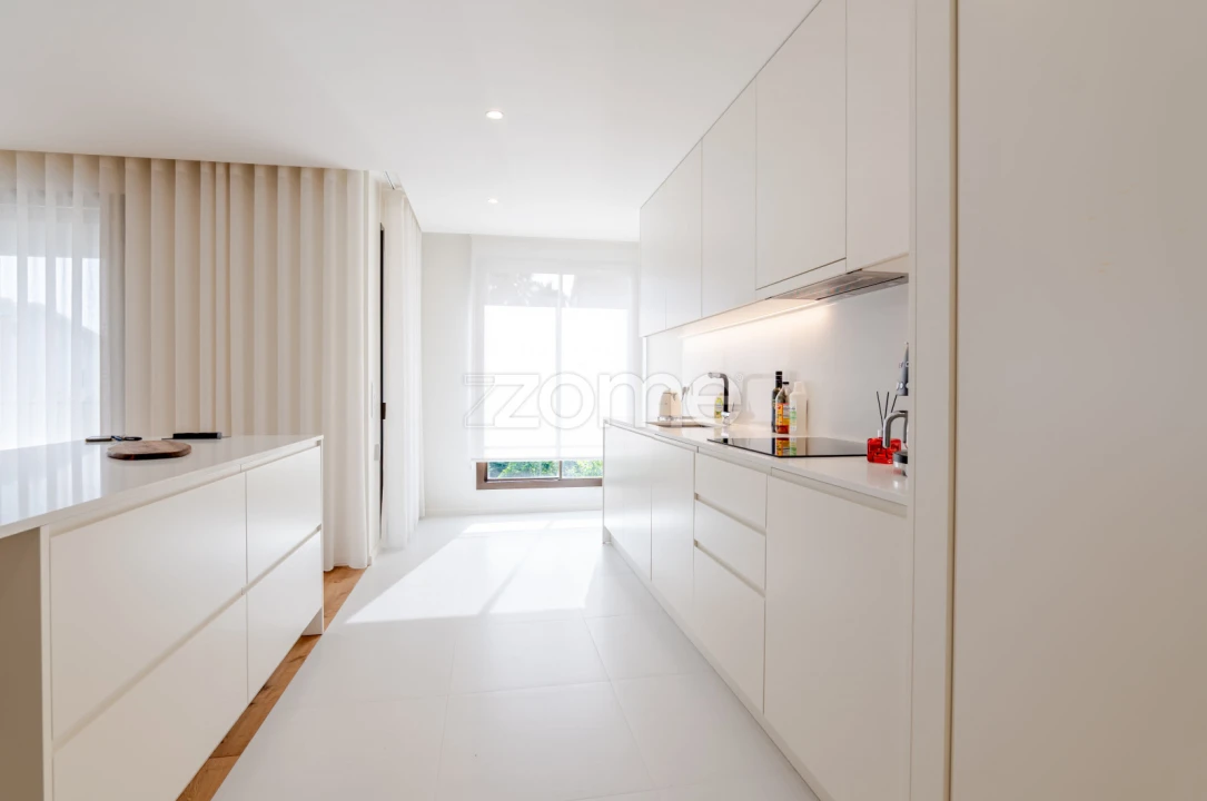 Apartamento T4 para Arrendamento em São Felix da Marinha Foto 5