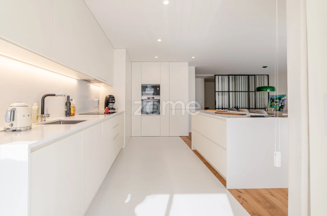Apartamento T4 para Arrendamento em São Felix da Marinha Foto 6