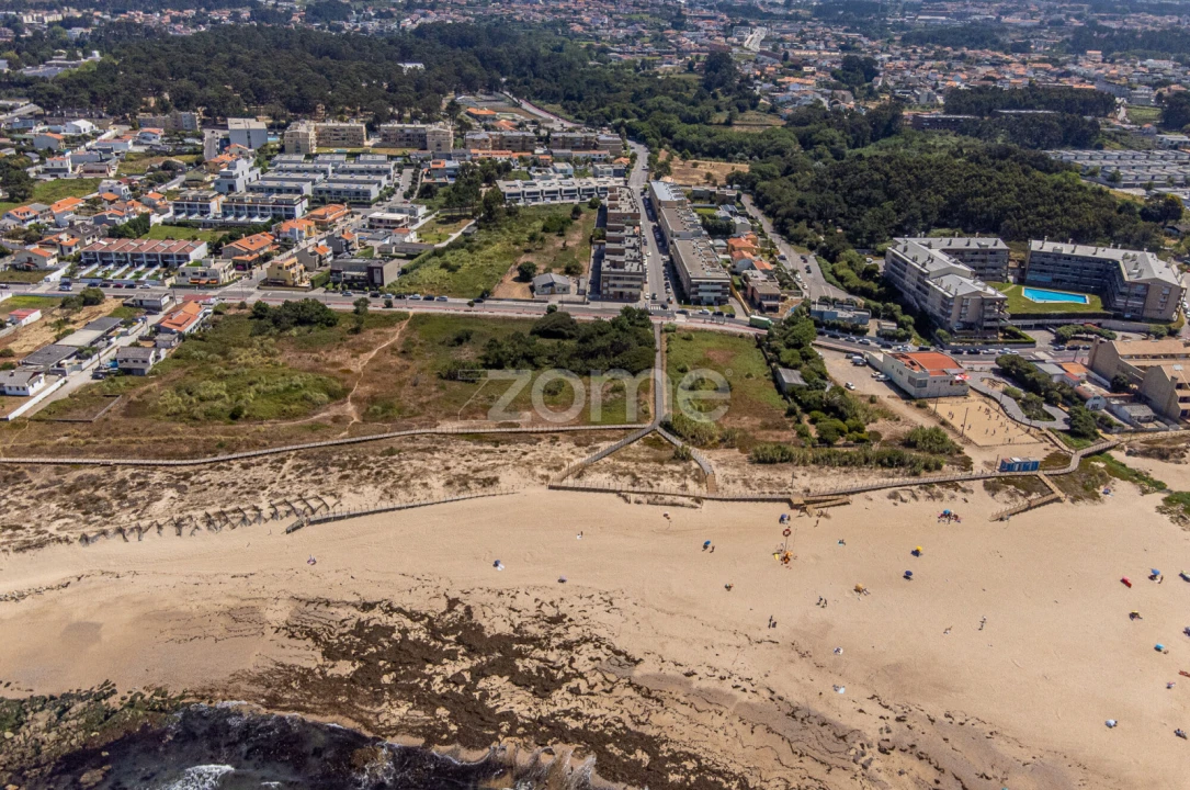Moradia T4 para Venda em Madalena Foto 57