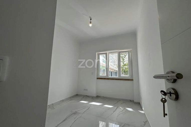 Apartamento T2 para Venda em Cacém e São Marcos Foto 7