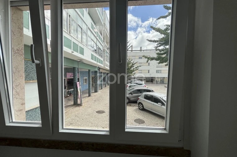 Apartamento T2 para Venda em Cacém e São Marcos Foto 10