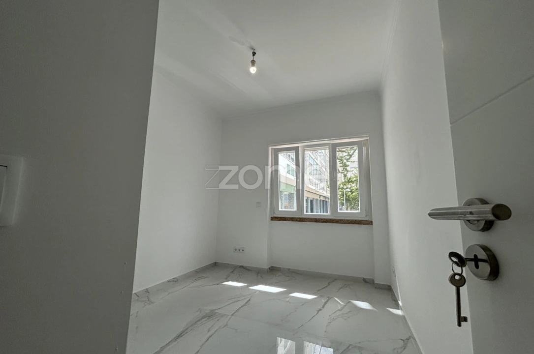 Apartamento T2 para Venda em Cacém e São Marcos Foto 7