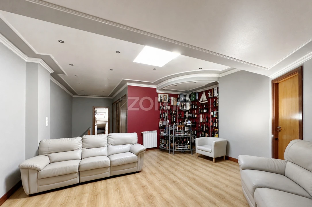 Apartamento T2 para Venda em Algueirão-Mem Martins Foto 1
