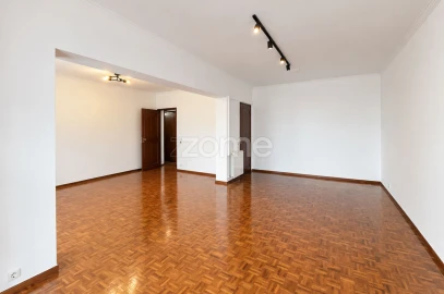 Apartamento T3 para Arrendamento em Moscavide e Portela