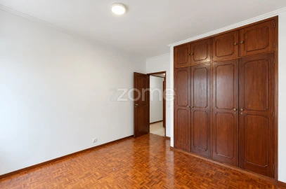 Apartamento T3 para Arrendamento em Moscavide e Portela
