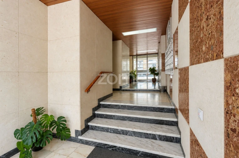 Apartamento T3 para Arrendamento em Moscavide e Portela Foto 32