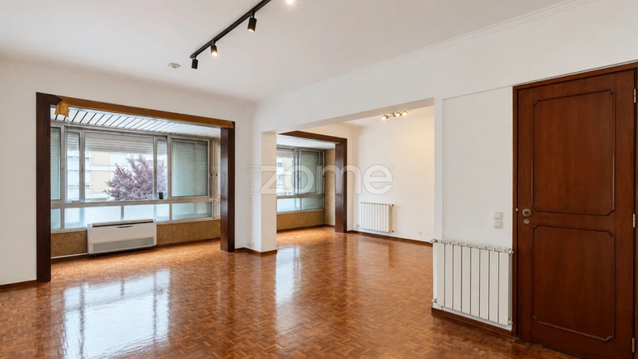 Apartamento T3 para Arrendamento em Moscavide e Portela