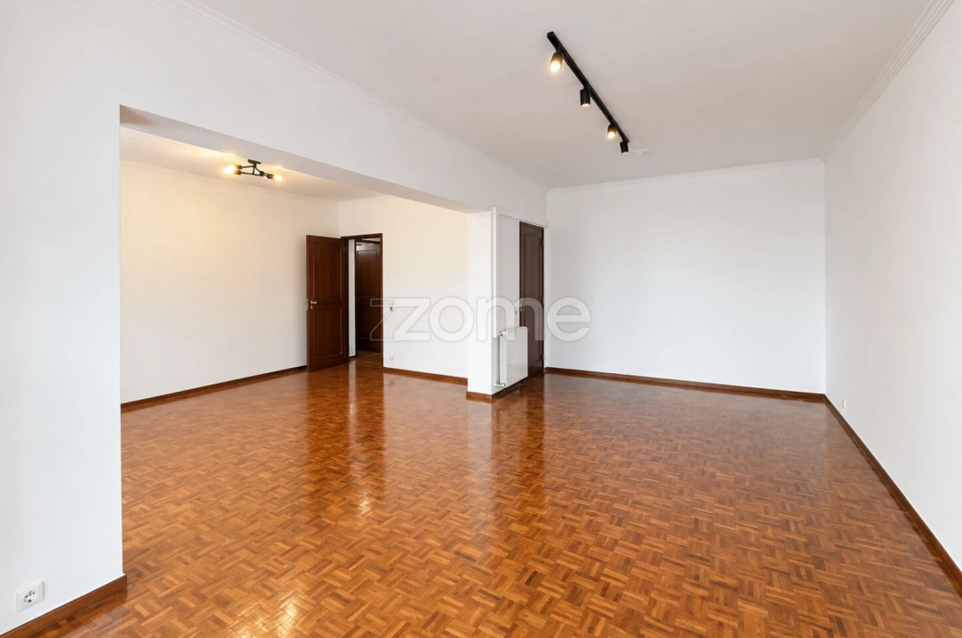 Apartamento T3 para Arrendamento em Moscavide e Portela Foto 6
