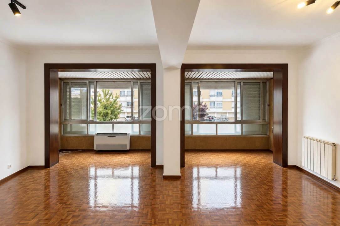 Apartamento T3 para Arrendamento em Moscavide e Portela Foto 2