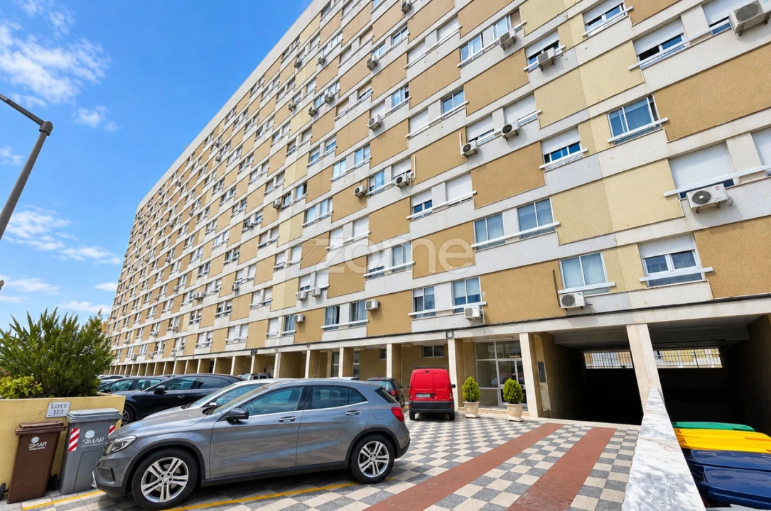 Apartamento T3 para Arrendamento em Moscavide e Portela Foto 9