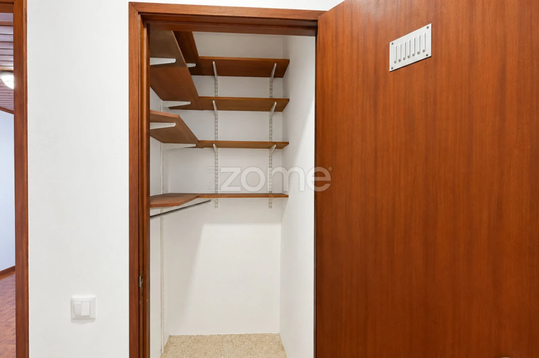 Apartamento T3 para Arrendamento em Moscavide e Portela Foto 24