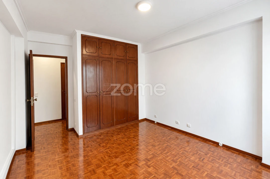 Apartamento T3 para Arrendamento em Moscavide e Portela Foto 15