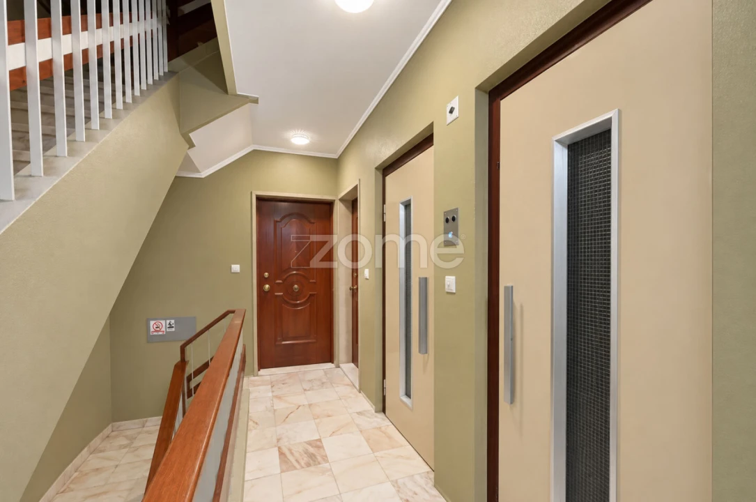 Apartamento T3 para Arrendamento em Moscavide e Portela Foto 35