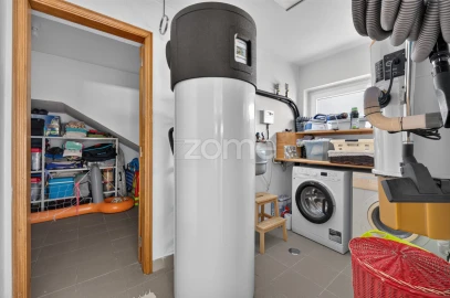 Moradia T4 para Venda em Pontinha e Famões