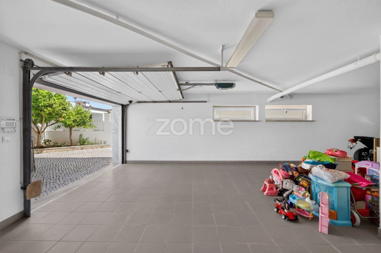 Moradia T4 para Venda em Pontinha e Famões Foto 55