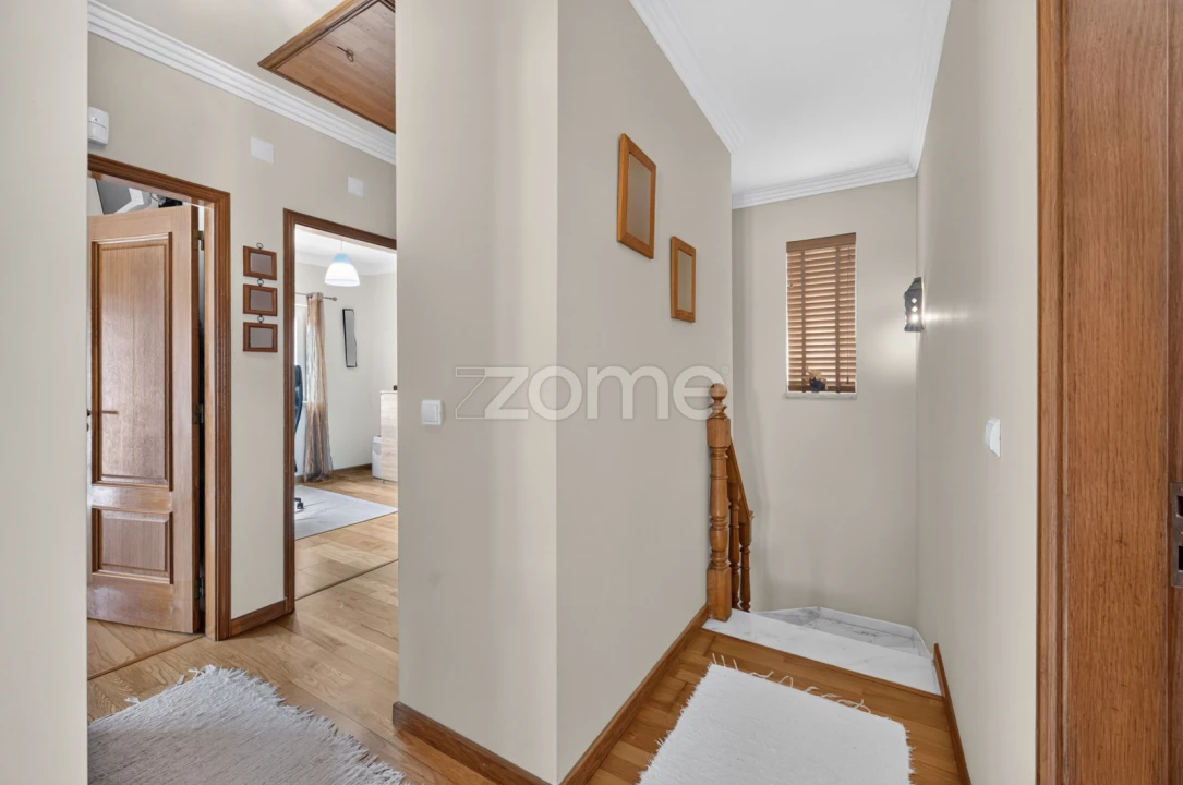 Moradia T4 para Venda em Pontinha e Famões Foto 21