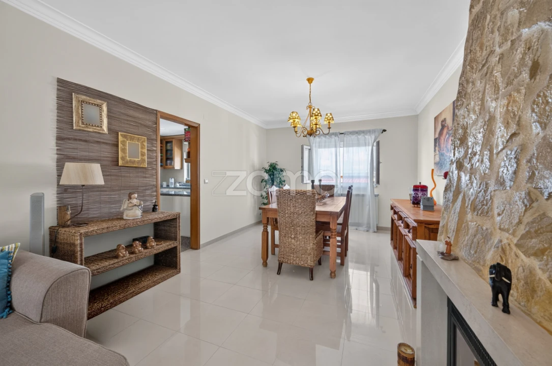 Moradia T4 para Venda em Pontinha e Famões Foto 6