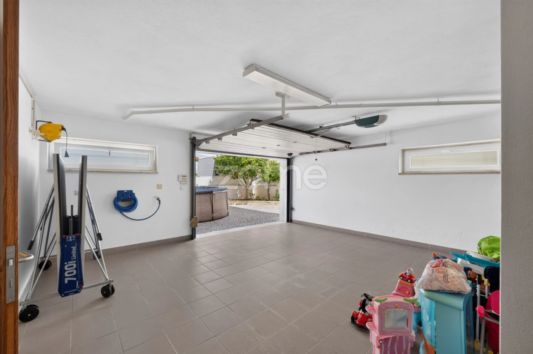 Moradia T4 para Venda em Pontinha e Famões Foto 54