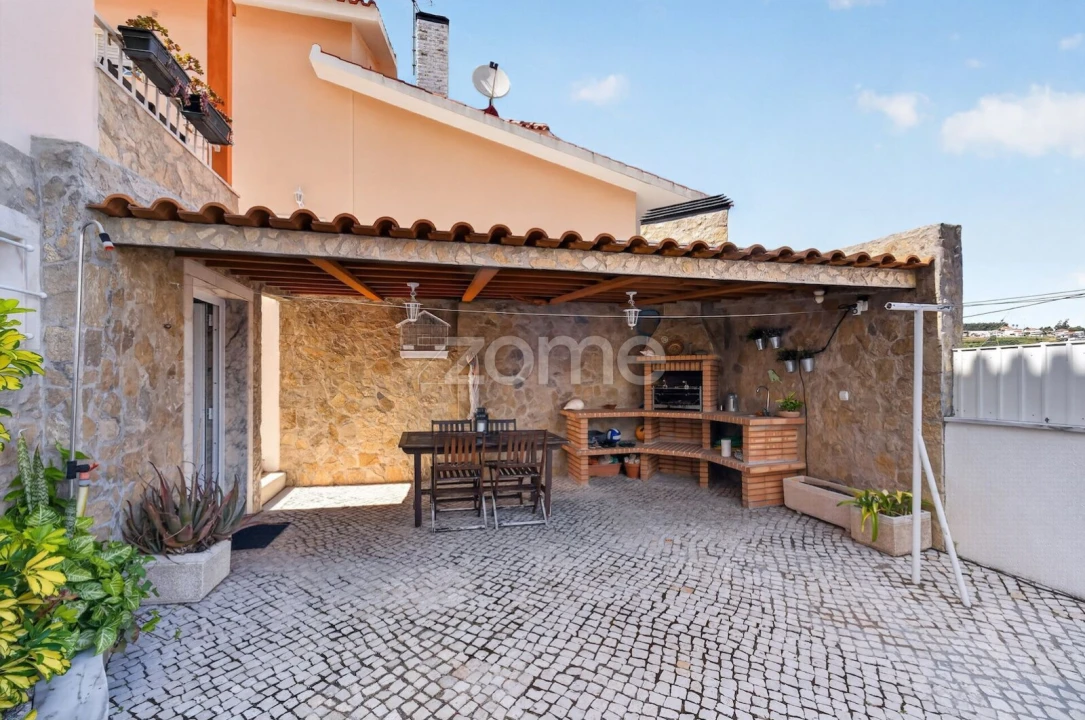 Moradia T4 para Venda em Pontinha e Famões Foto 62