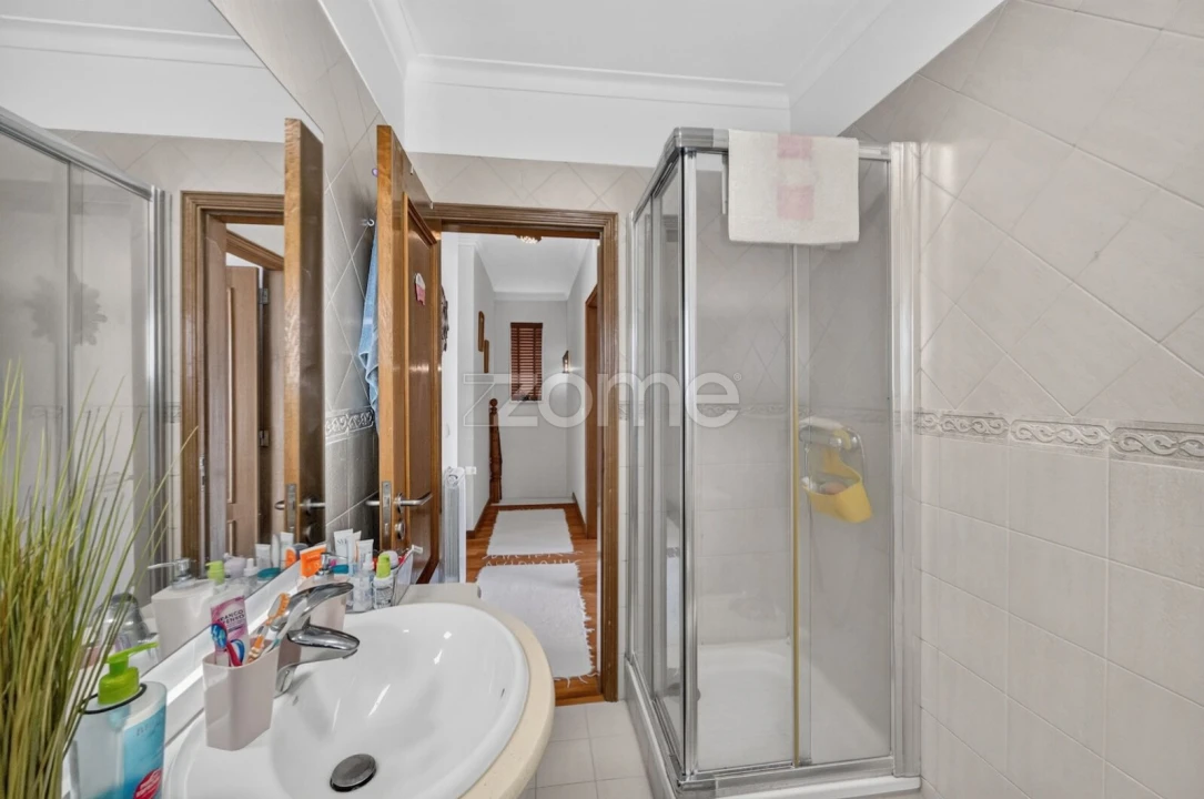 Moradia T4 para Venda em Pontinha e Famões Foto 23