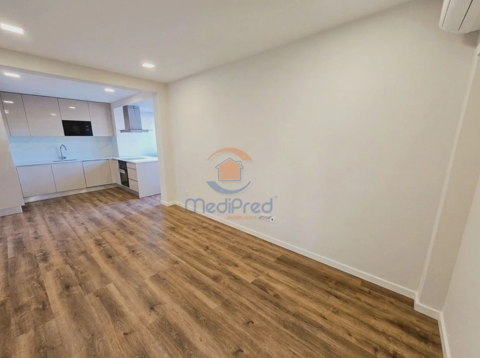 Apartamento T3 para Venda em Odivelas Foto 1