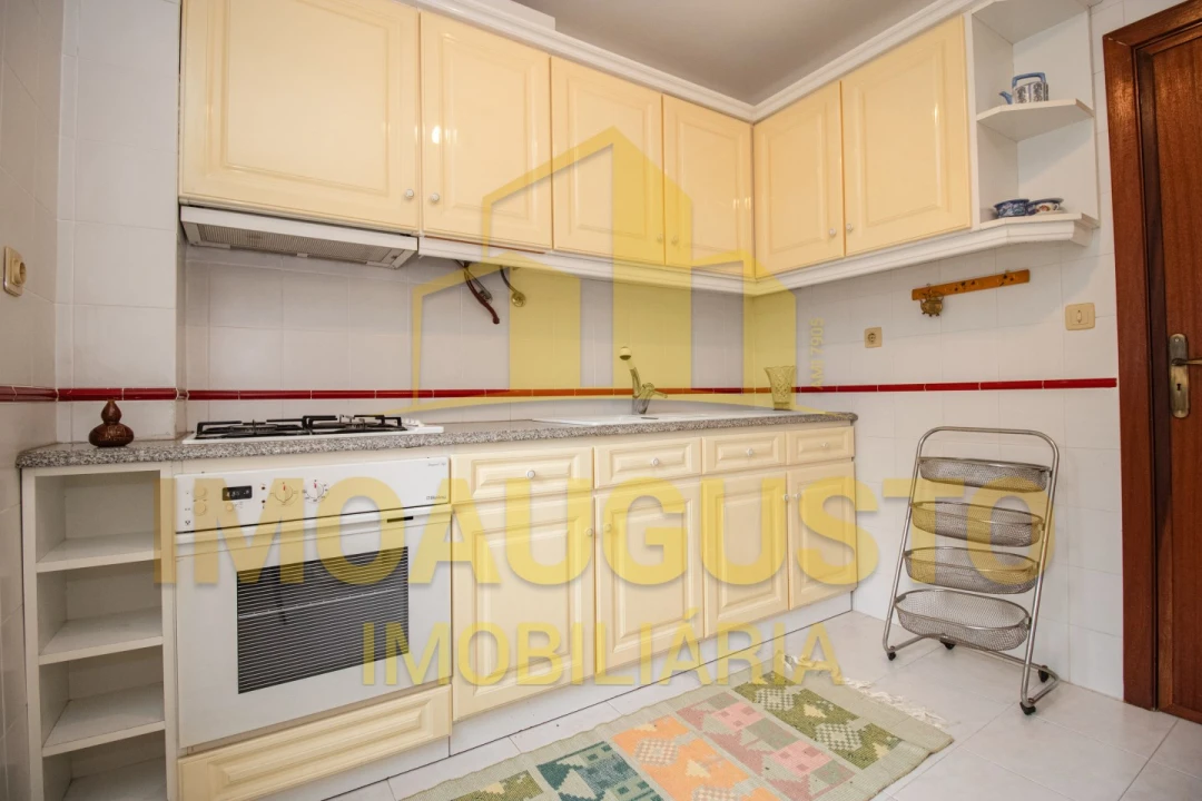 Moradia T2 para Venda em Peso e Vales do Rio Foto 12