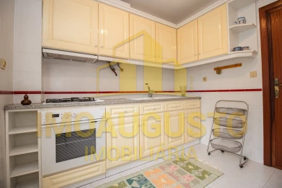 Moradia T2 para Venda em Peso e Vales do Rio