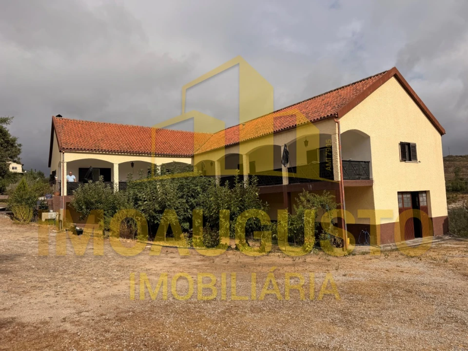 Moradia T5 para Venda em São Pedro e Santa Maria e Vila Boa do Mondego Foto 1