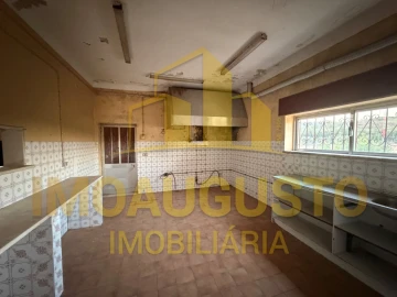 Moradia T5 para Venda em São Pedro e Santa Maria e Vila Boa do Mondego
