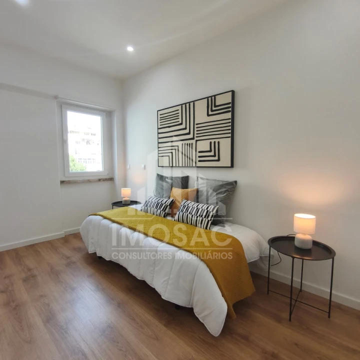 Apartamento T3 para Venda em Benfica Foto 2