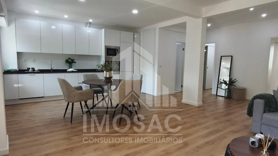 Apartamento T3 para Venda em Benfica