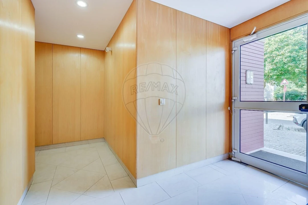 Apartamento T2 para Venda em Oeiras e São Julião da Barra, Paço de Arcos e Caxias Foto 30