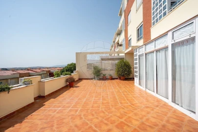 Apartamento T2 para Venda em Oeiras e São Julião da Barra, Paço de Arcos e Caxias