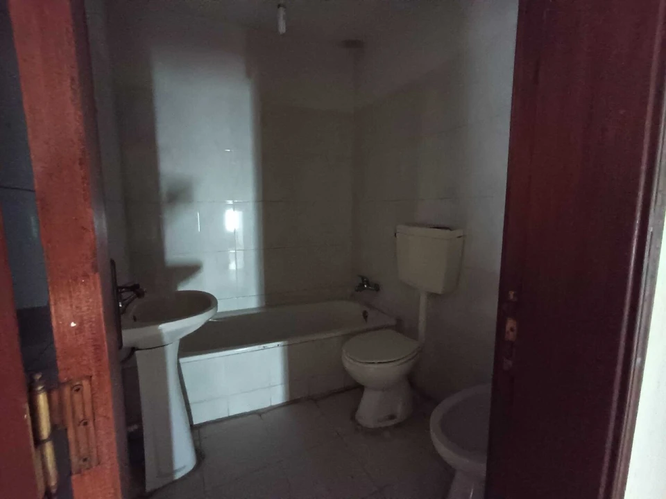 Moradia T4 para Venda em Chancelaria Foto 8